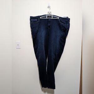 Levi Strauss Signature Women's Plus-sized 26W dark wash mid rise skinny jeans